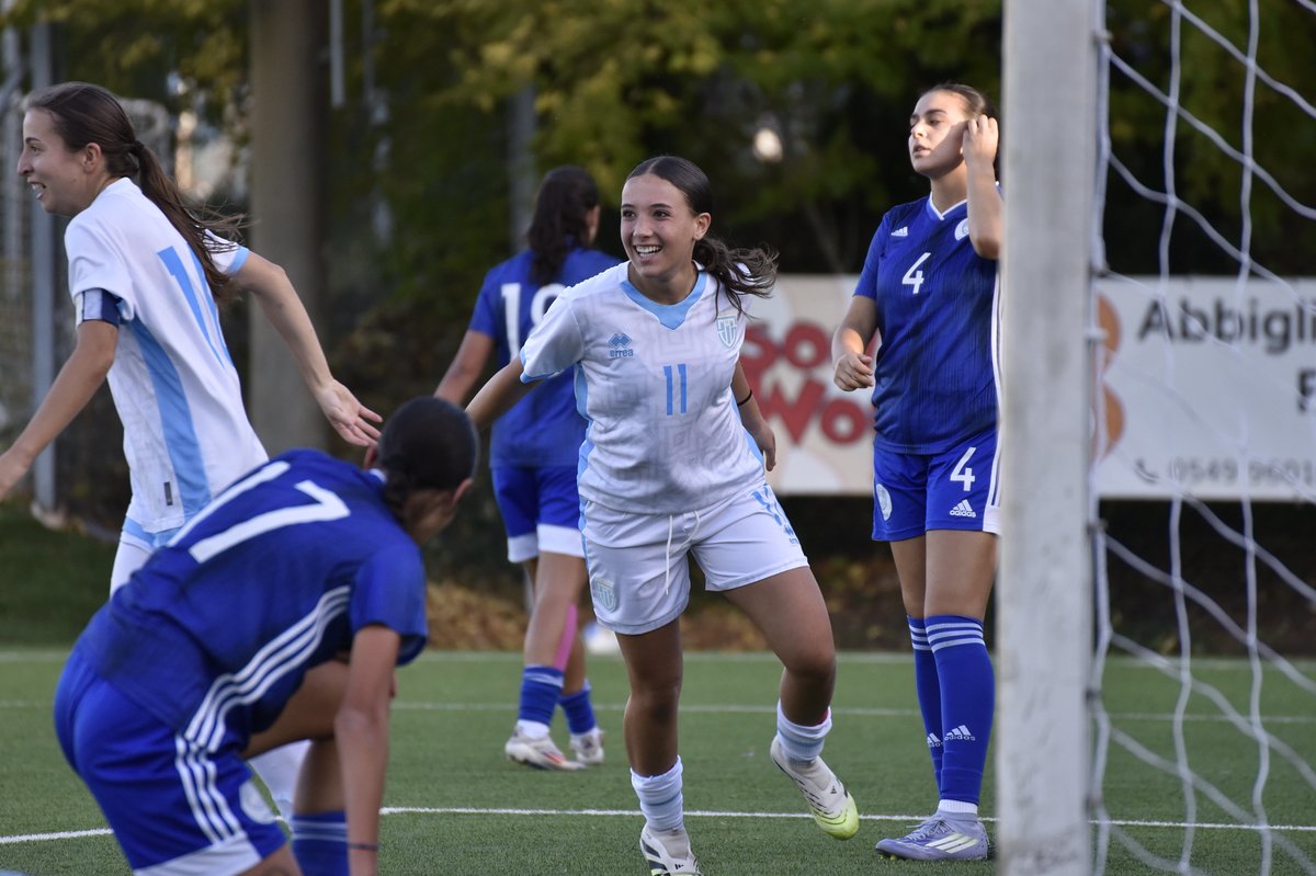 FSGC_official's tweet image. ⚽️⚽️ | I gol di Terenzi e Penserini regalano la vittoria alla Nazionale Under 19 femminile nella gara (non ufficiale) che fa segnare il suo debutto.

📝 | ► fsgc.sm/it/notizia/naz…

#calciofemminile #Nazionali #Under19 #testmatch