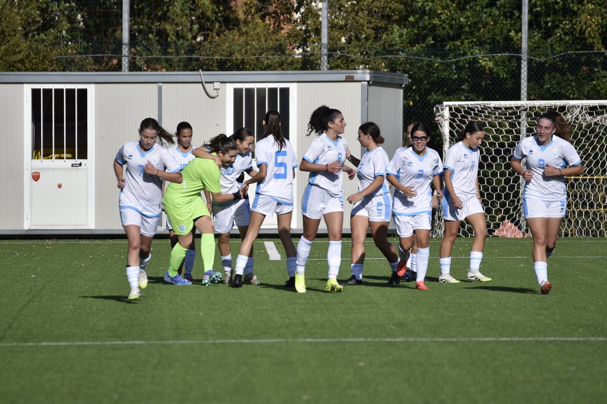 FSGC_official's tweet image. ⚽️⚽️ | I gol di Terenzi e Penserini regalano la vittoria alla Nazionale Under 19 femminile nella gara (non ufficiale) che fa segnare il suo debutto.

📝 | ► fsgc.sm/it/notizia/naz…

#calciofemminile #Nazionali #Under19 #testmatch