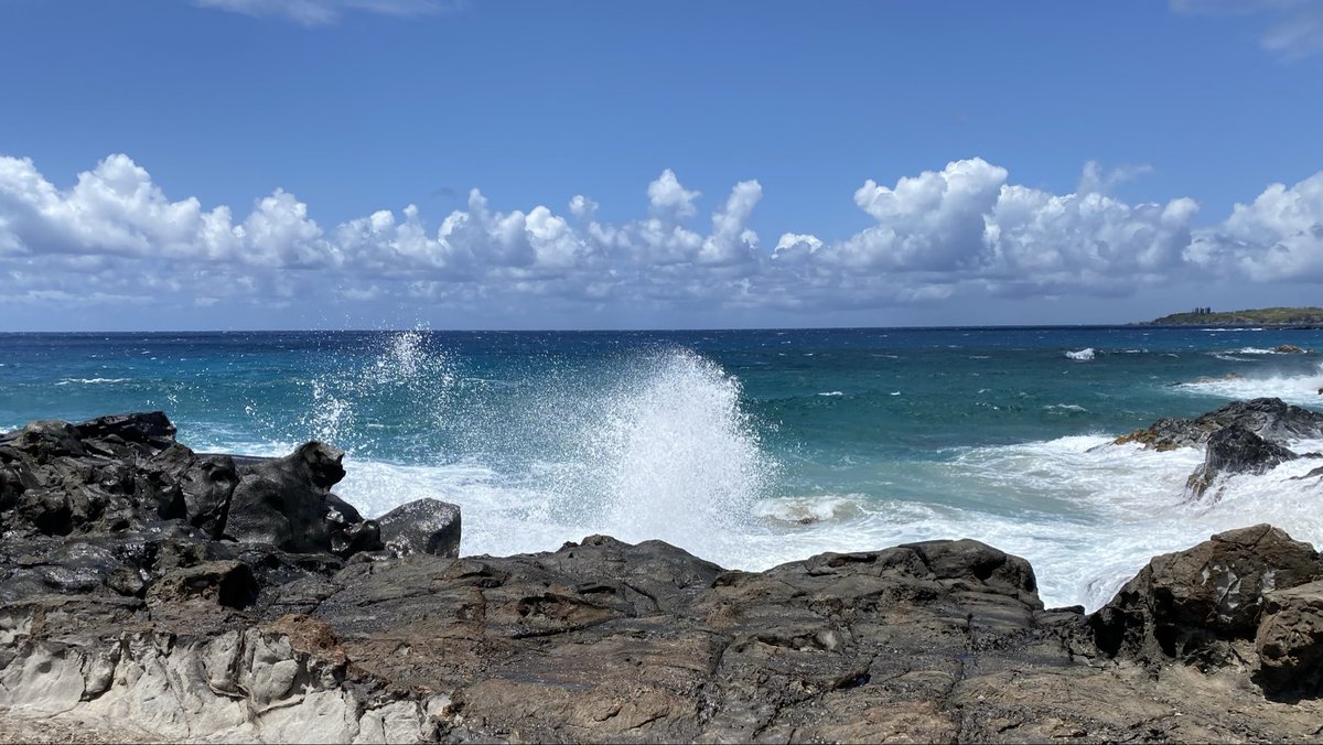 course8cheduler's tweet photo. #PMJWeeklyChallenge
#WaterInMotion 
Maui https://t.co/xgKTbef6IL