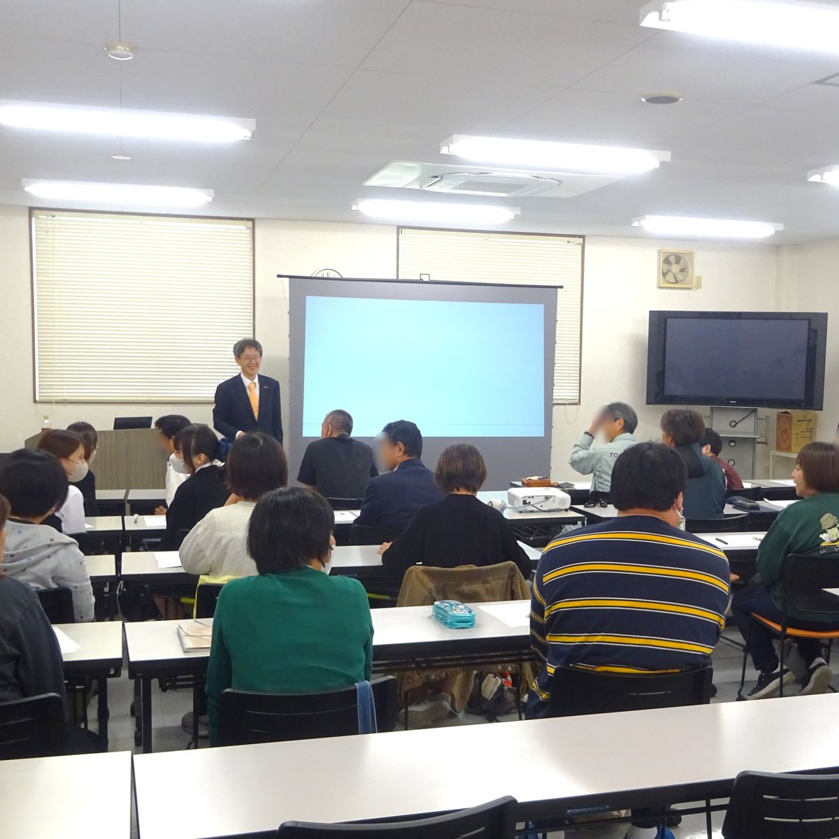 Tomei_DS's tweet photo. 当校にて日本ほめる達人協会 静岡支部『ほめ達！検定３級』を実施しました‼️
23名ものお客様が当校に足を運んでくださいました👏
ご参加いただいた皆様、合格おめでとうございました🤗

#褒めちぎる教習所 #藤枝市 #焼津市 #静岡市 #島田市 #自動車学校 #ほめ達 #日本ほめる達人協会 https://t.co/2sQa80zKtG