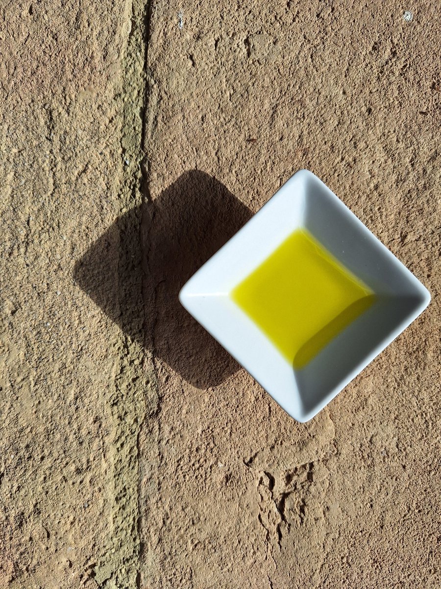 cpdavini's tweet photo. Il Nuovo Olio è arrivato!

Il nostro Olio Extravergine di Oliva Biologico 2025.

Info&amp;More
📧visite@ciaccipiccolomini.com
📧marketing@ciaccipiccolomini.com
🛒https://t.co/Mib8uF0eZK
🔗link in bio

#ciaccipiccolomini
#rareitalianstyle
#OlioEVO
#OlioEVO2025
#olionuovo https://t.co/ZVkEDJv8uC