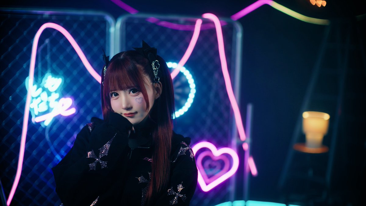 夜光性アミューズ 水萌しゅる サイン入り デカ旗 よるあみくじ ガラポン 夜光性アミューズ よるあみ 水萌しゅる しゅるちゃん チェキ