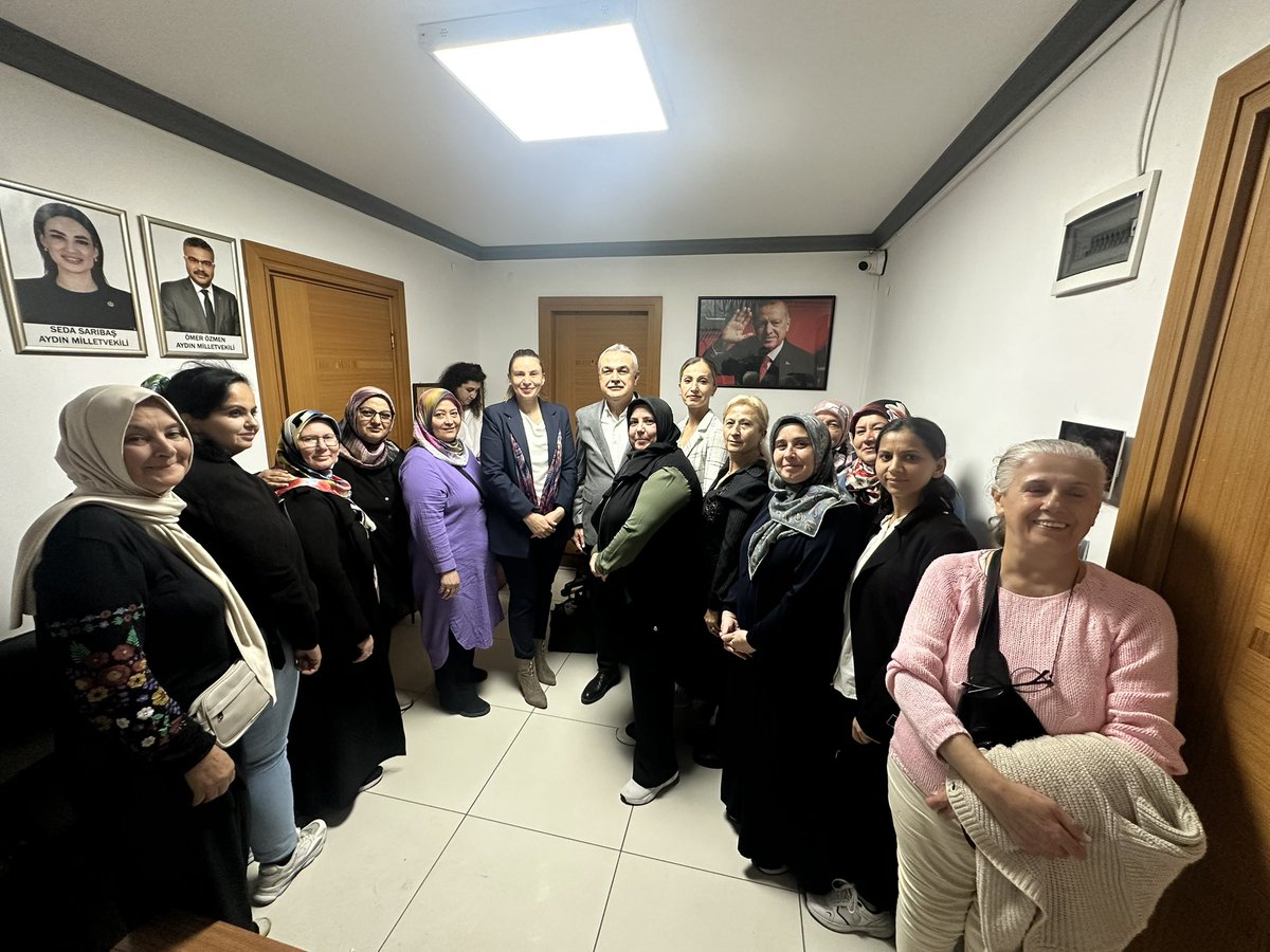 Aydın Milletvekilimiz Sayın Mustafa Savaş, ilçe teşkilatımızı ziyaret ederek bizlerle bir araya geldi. Teşkilat çalışmalarımıza dair konular üzerine verimli bir istişare gerçekleştirdik.Hayırlara vesile olmasını diliyoruz.

Sema YURTTUTAN SİVRİ
AK Parti Kuşadası Kadın Kolları Bşk