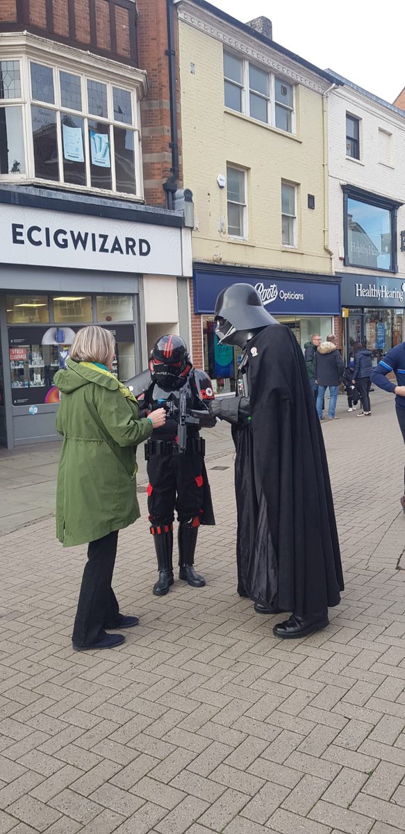 RUKMeltonSyston's tweet image. Interesting discussion trying to bring Darth over to the LIGHT side!!
Reform proving once again we&apos;re open to ALL!
#reformactionday 
#britainisbroken
#britainneedsreform