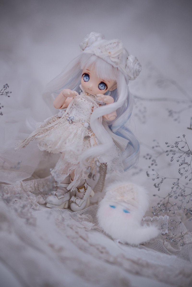 mimieldoll's tweet image. ✰⋆。:゚・*☽:゚・⋆。✰⋆。:゚・*☽:゚・⋆。✰⋆。:゚・*☽
お気に入りのレースをたくさん重ねた おばけのお洋服セット、可愛くできたのでぜひ見てもらえたら嬉しいです☺️
ふわふわおばけちゃんもセットになってます👻
#オビツ11 #mimiel_doll
