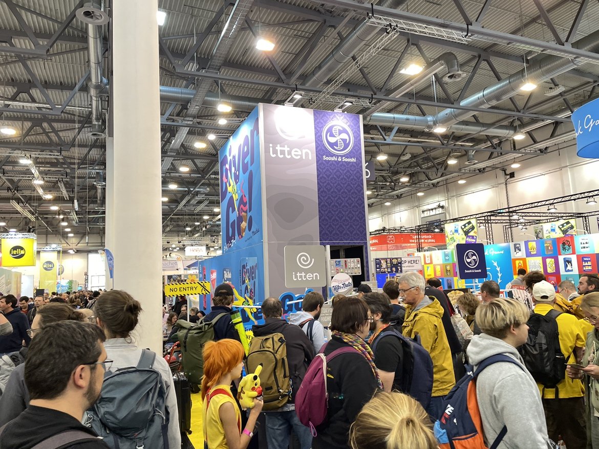 itten_games_en's tweet image. Day 3 at Essen #Spiel25 has begun!!
Come visit our booth to try out our new games.  

#itten #ittengames #brettspiel #boardgames #tabletopgames #spiel25 #essen #Essenspiel 
#DiverGo #HitsAndOuts #GravityThree #FourCornerDetective #TokyoHighway #DriversLicense