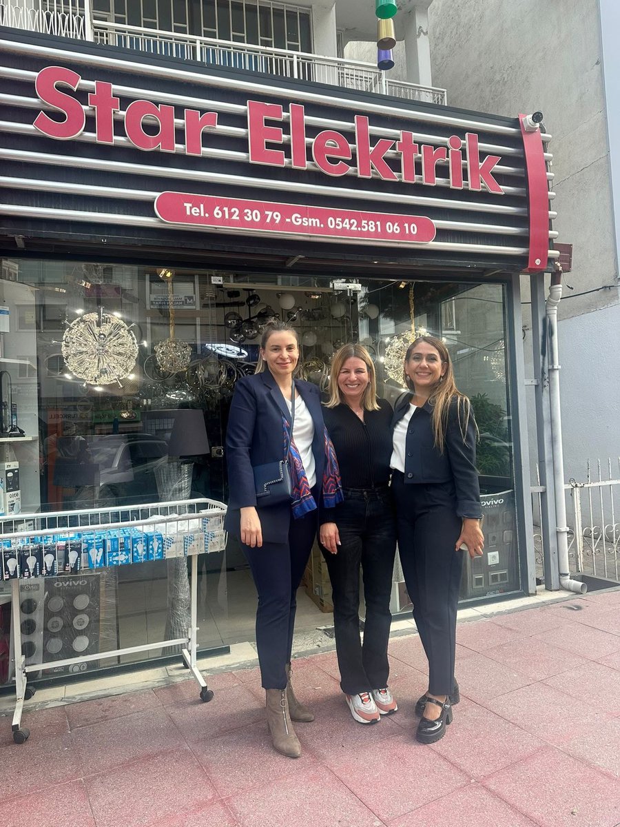 AK Parti yönetim kurulu olarak Av. Erdem Kırkaya’yı,Av. Emrah Alyanak, Ertan Derin ve İlker Taymaz’ı (İlkem Hukuk Bürosu), ayrıca Çarşı esnaflarımızdan Özlem Öğren’i (Star Elektrik) ziyaret ederek keyifli sohbetler gerçekleştirdik .