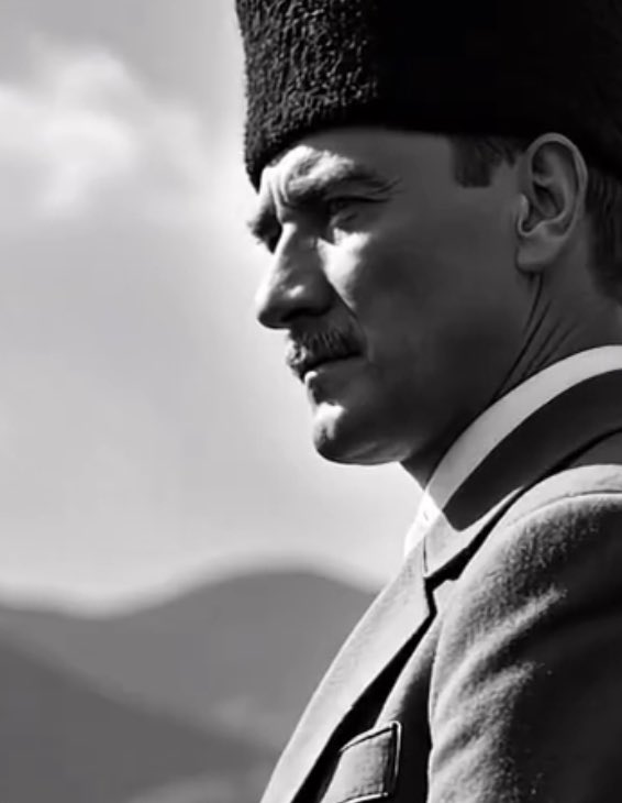 Sarıklılar için MATEM,
Kalpaklılar için BAYRAM'dır
29 EKİM... 🇹🇷