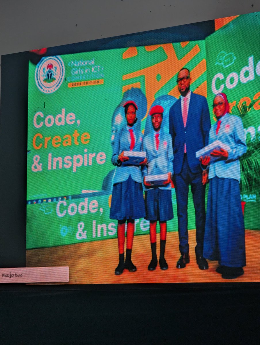 usman4all's tweet photo. Students from Prime Academy Gombe, share their experience with the National Girls in ICT competition by @FMCIDENigeria. 

@Geektutor @googledevs @gdg_gombe 

#DevFest #DevFest2025 #DevFestGombe https://t.co/2SiR5s42P4