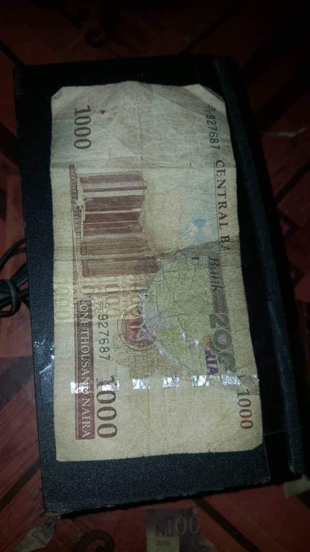 oluwakso's tweet image. They used ₦200 to patch ₦1000 for me 😭
Make I call am ₦1200 or ₦800? 😂💔