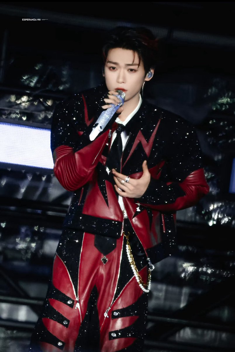 notmimicode's tweet image. can’t believe images are already out?? fans are so fast 🤩
ZIYU LIGHT REACHES GALAXY
#ZiYuWithUTo9