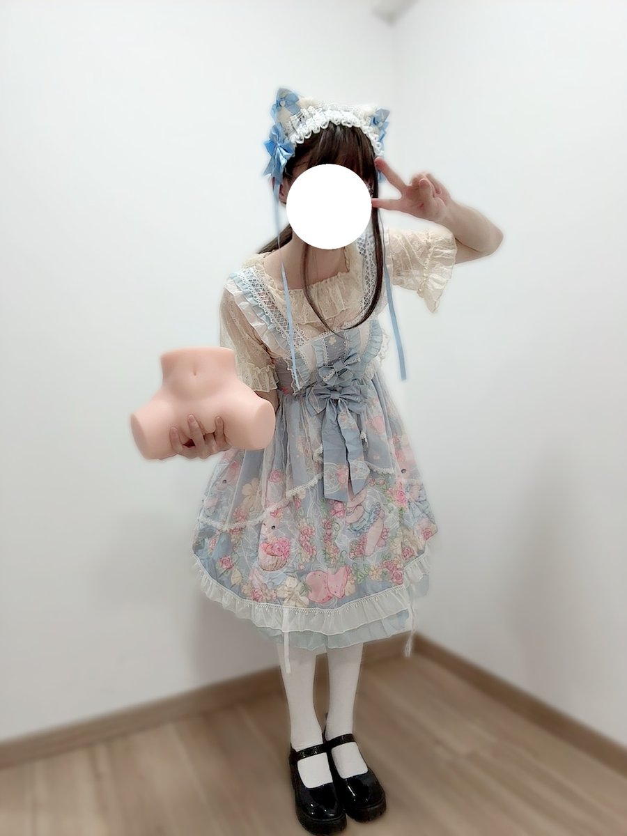 Tokisakura_moe's tweet photo. 上了4个月的班终于回到家了
是好久没穿的小裙子和小胶妻😋
#男娘 #可爱的男孩子 #白丝 https://t.co/9k9OMZGpSG
