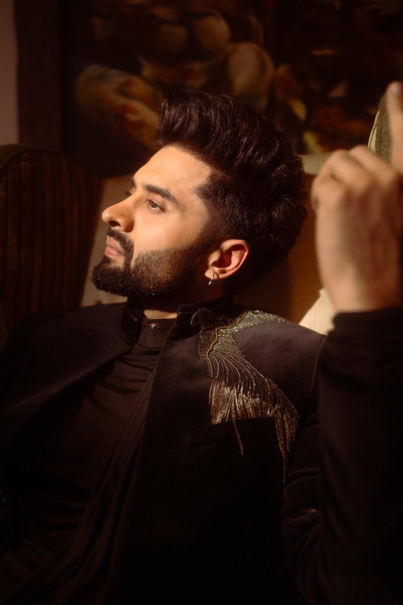 jackkybhagnani's tweet image. No fireworks needed when the energy’s already lit🪔

#HappyDiwali #LoveAndHappiness #TraditionalOutfit #DiwaliCelebration