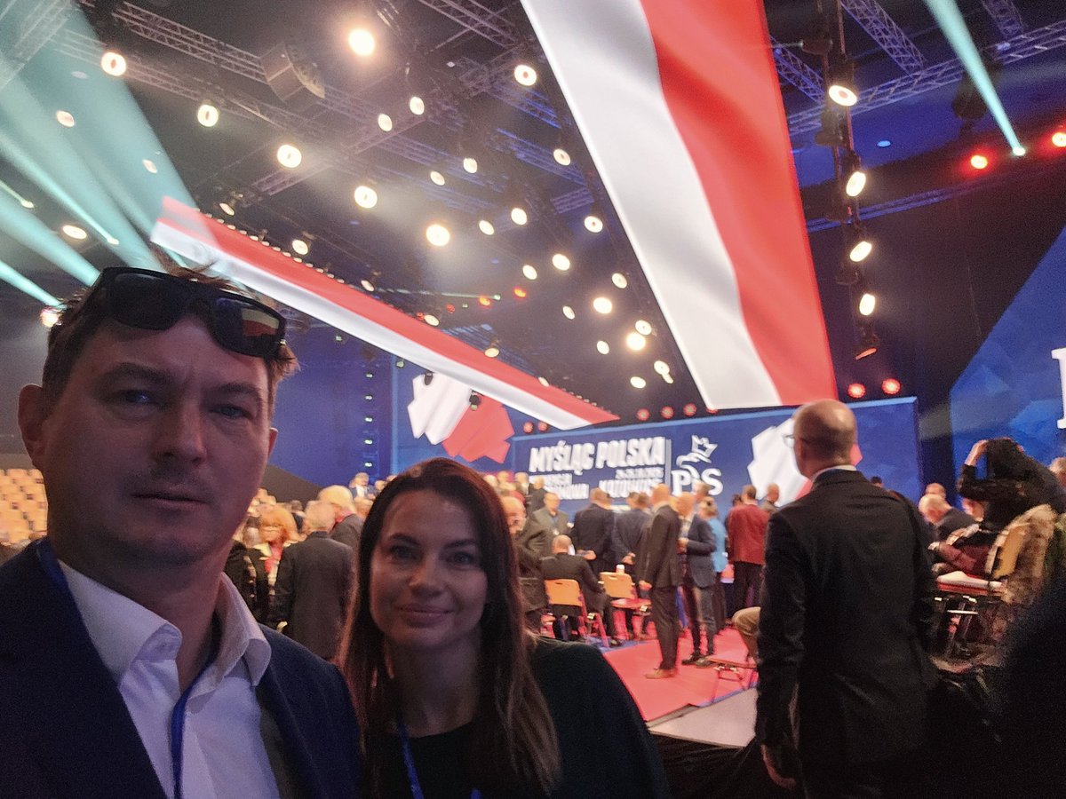 Sebastian_Bulak's tweet photo. Dzień 2 Konwencji @pisorgpl  #MyślącPolska w #Katowice https://t.co/qyKNRJDJ7d
