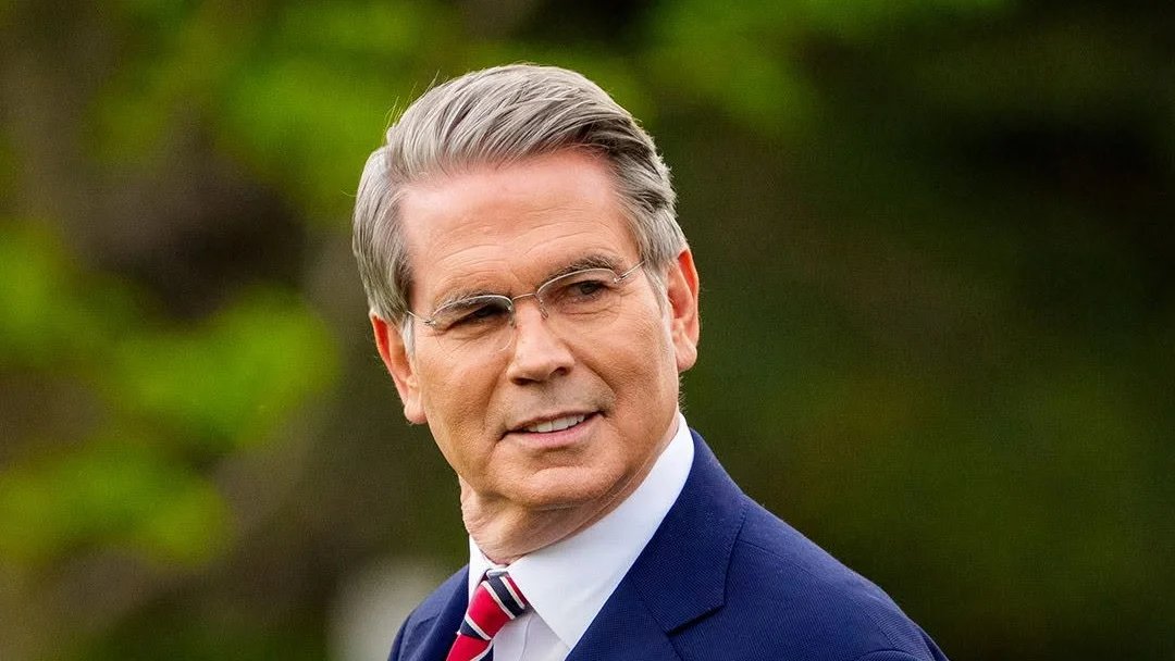 cryptorover's tweet image. 💥 BREAKING:

US TREASURY SECRETARY SCOTT BESSENT SAYS “VERY CONSTRUCTIVE&apos;&apos; TALKS WITH CHINA HAVE CONCLUDED FOR SATURDAY. 

DISCUSSIONS ARE SET TO RESUME SUNDAY MORNING.