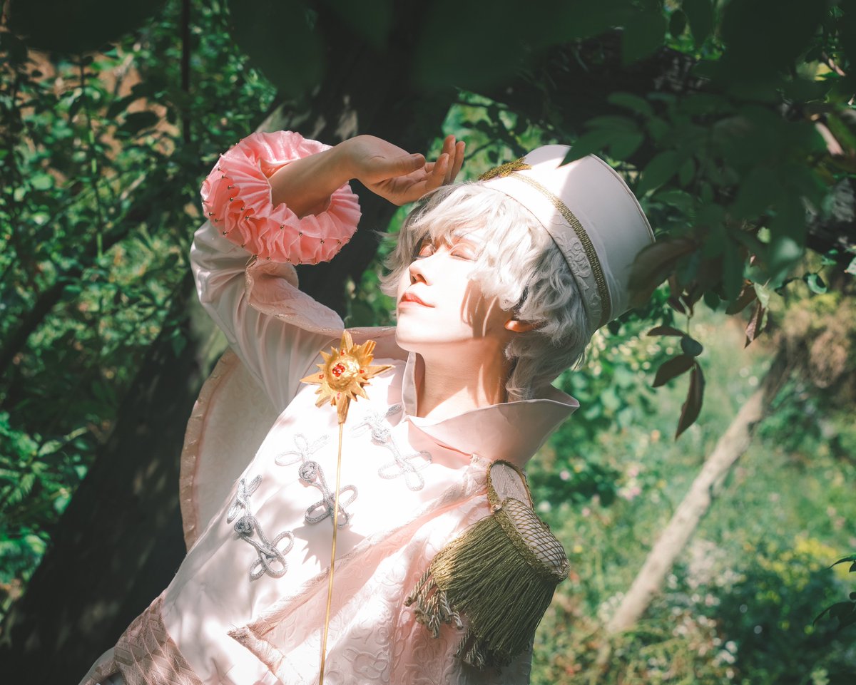 △cos

ここはクワドリング
柔らかな光に満ちて
豊かで幸せに溢れている国

南の良き魔女グリンダと
共にあり

┈┈┈┈┈┈┈┈┈┈┈┈┈┈

グリンダ/ 天草シオン * 成瀬なる（<a href="/naru_sn2/">成瀬なる@11/16東7S63a𓅯 ⸒⸒𓂃 𓈒𓏸</a>）
photo 📸 * やまねこ（<a href="/ymnkos/">山猫</a> ）

※ロケ地許可済