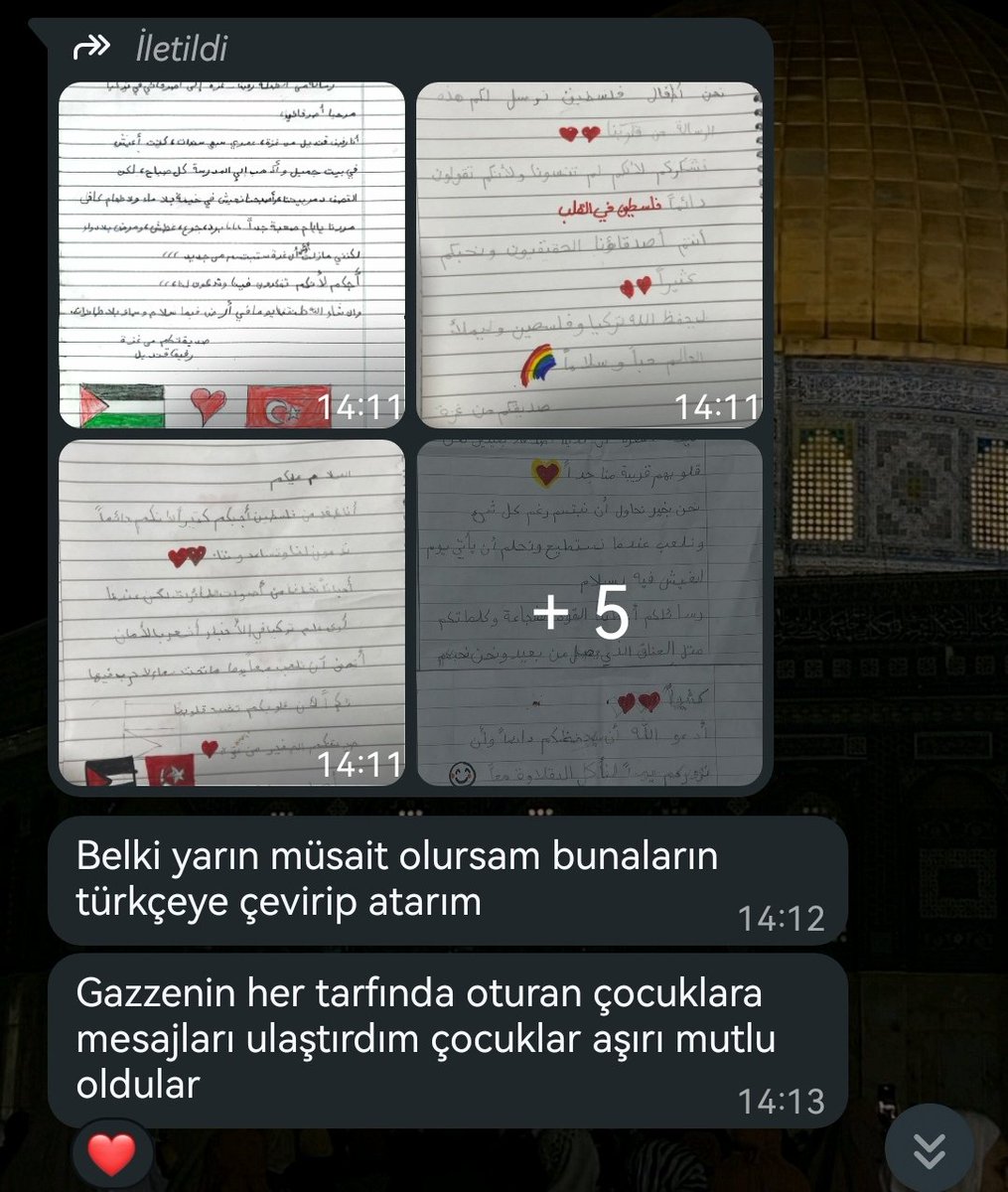 Öğrencilerime Gazze’deki çocuklara mektup yazın ulaştıracağım demiştim.
Şimdi Gazze’den mektuplar bana ulaştı
Onların sevgisi, duası, kaleminden dökülen umut cümleleriyle dolu sayfalar.
O kadar mutluyum ki
Aynı gökyüzüne bakıyoruz, aynı Rahman’a dua ediyoruz.
Elhamdülillah.🇵🇸💌