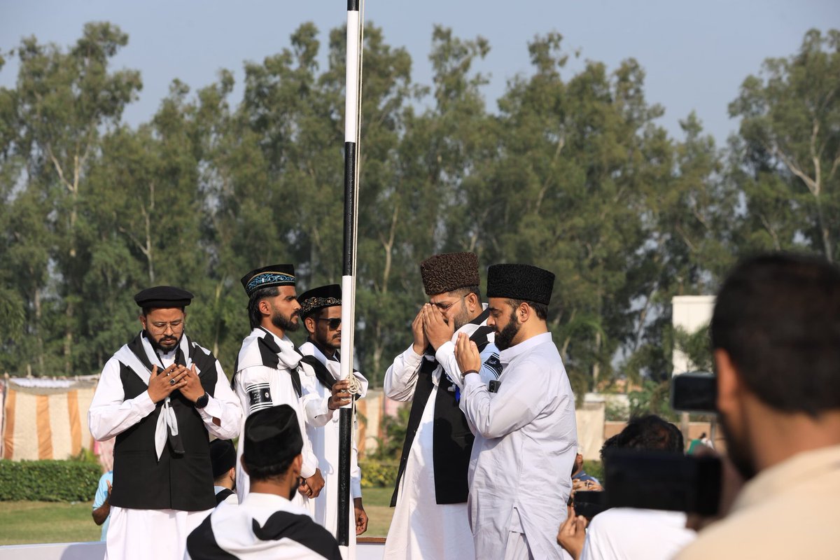 mkaindia's tweet image. Some glimpses of the flag hoisting ceremony and inaugural session
#Ijtema #IjtemaBharat2025
#UnityInAction #IjtemaBharat #FaithInAction #IjtemaConnect
2/2