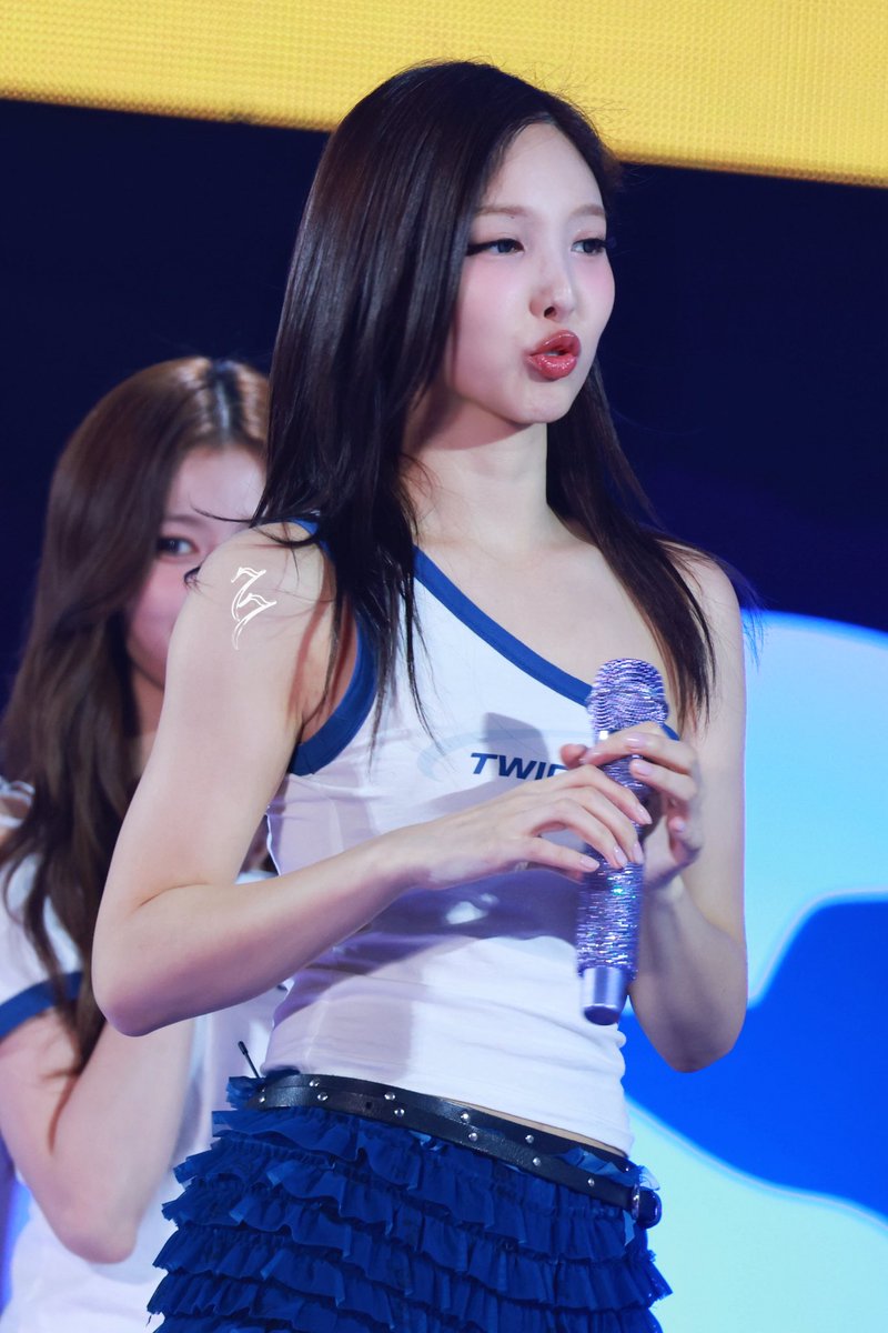 251018 뽀뽀 #나연 #NAYEON #ナヨン #TWICE #트와이스 #トゥワイス
