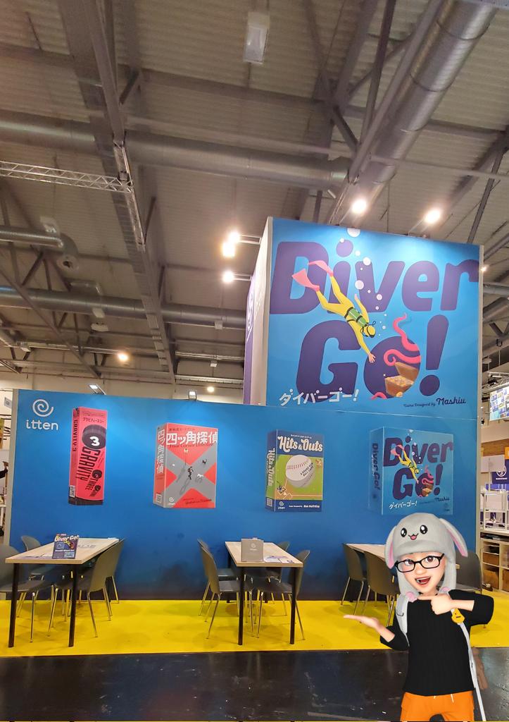 Missmerc007's tweet image. Day 3 at Essen Spiel25:  Picked up my 2026 calendar for next year. Powered up my voice with a ginger drink. And ready for another fun day to meet &amp;amp; greet and talk about games 🤗
#essen #spiel #spiel25 #boardgames #fromJapan