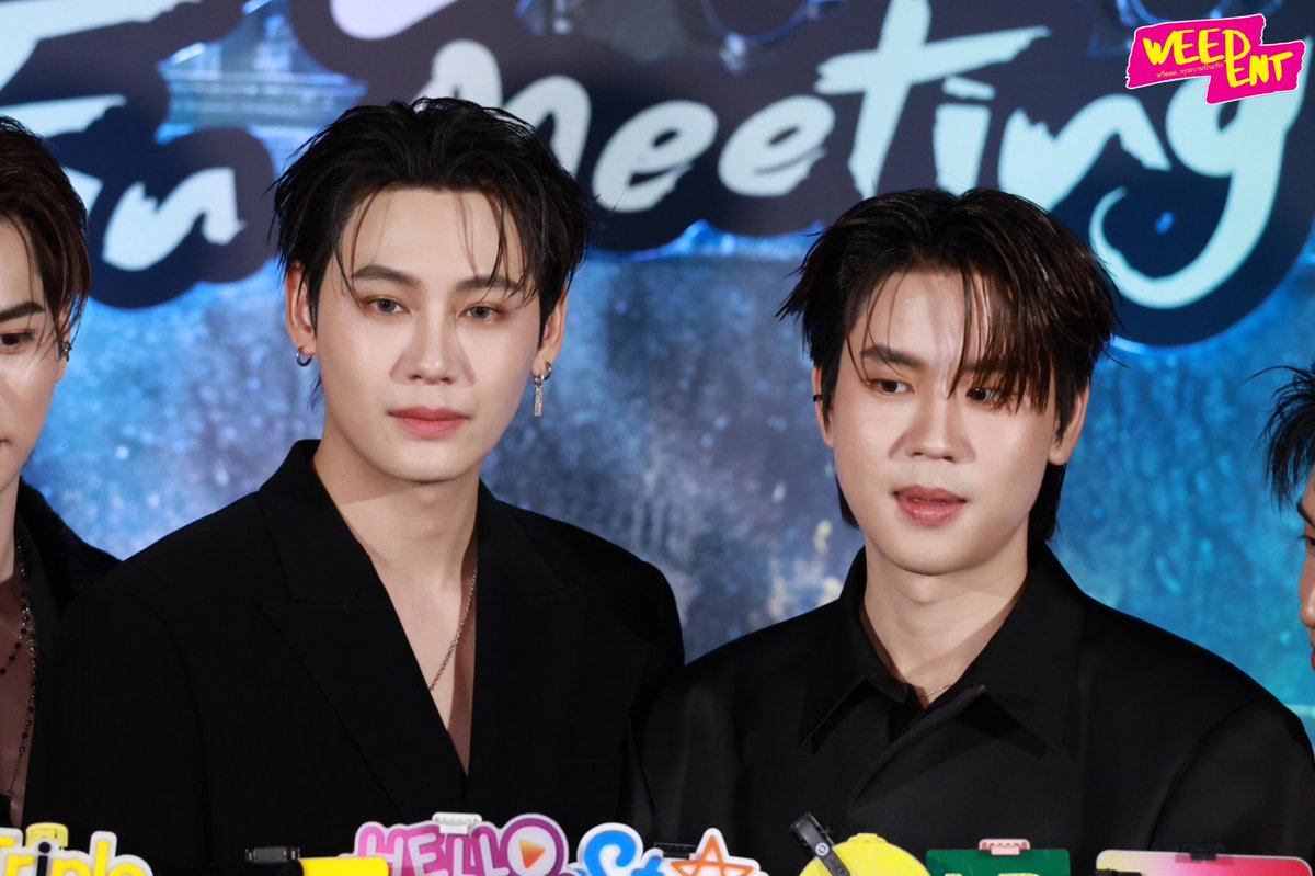 WEED_ENT's tweet photo. " บุ๋น - เปรม พร้อมทีมนักแสดง" ให้สัมภาษณ์สื่อในงาน “REVAMP Final EP. FANMEETING” 🧛‍♂️✨

#RevampSeriesFinalEP
#bb0un #prem_space https://t.co/JjEHzXLcxx