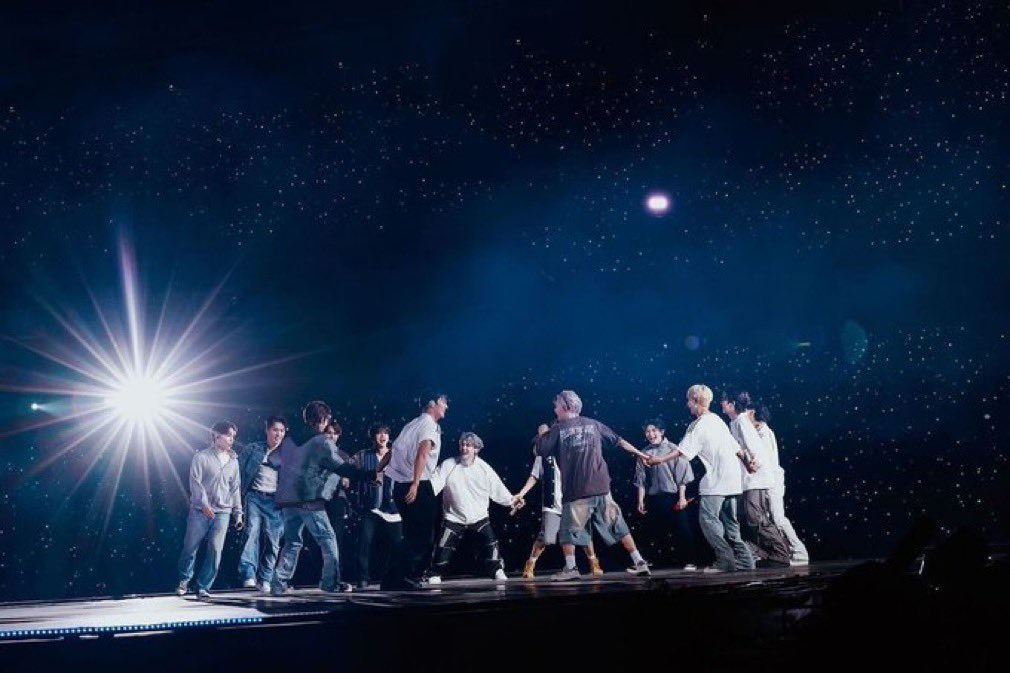 #2025MAMAVOTE #SEVENTEEN

"세상이 반대로 돌아가더라도 우린 절대 길을 잃지 않고 똑바로 걸어갈 거예요 같이가요"