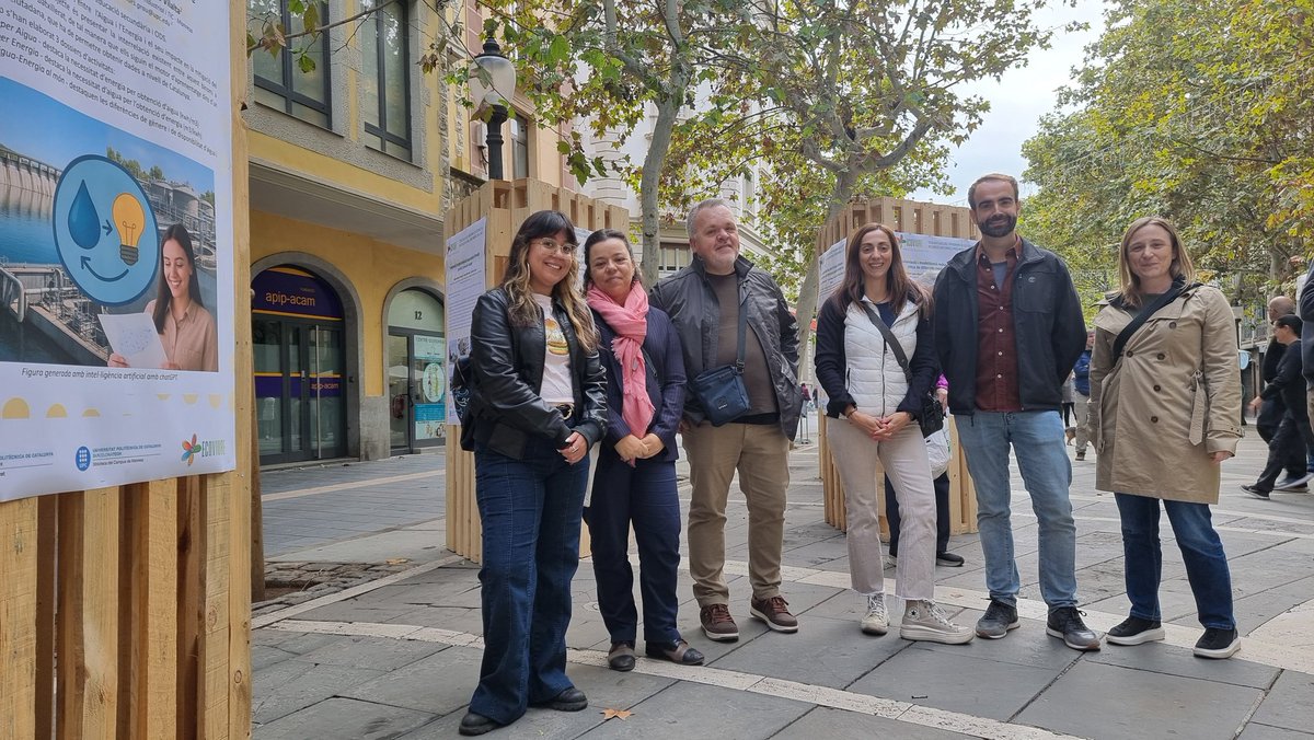 De la torre ďivori al cor del passeig de #Manresa. Nombroses tesis doctorals de la <a href="/upcmanresa/">UPC Manresa</a> són exposades al rovell de ľou de la Fira #Ecoviure
