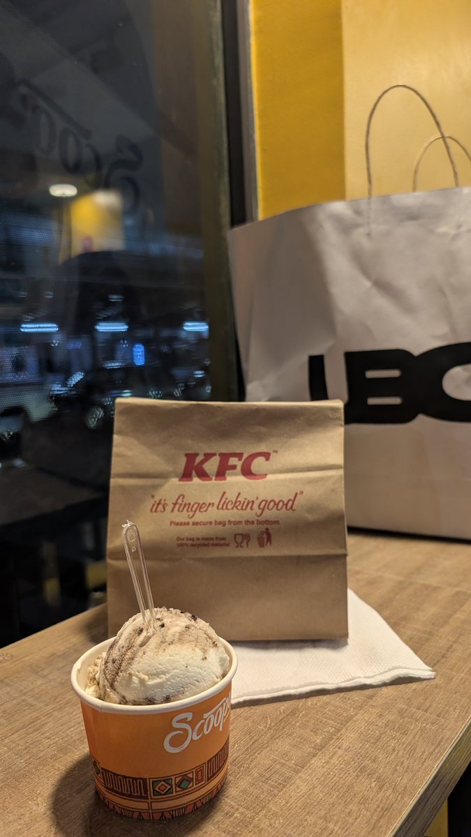 promptFideh's tweet image. October 😮‍💨