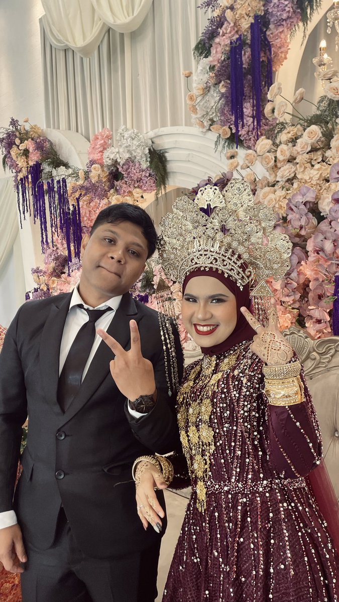 krntasya's tweet photo. since anak ini gapunya instagram, kita rayain disini jg ya<3

Selamat menempuh hidup baru sayangku sejak SMP, samawa <3 @yossirizaaa https://t.co/X4MgCVfkzZ