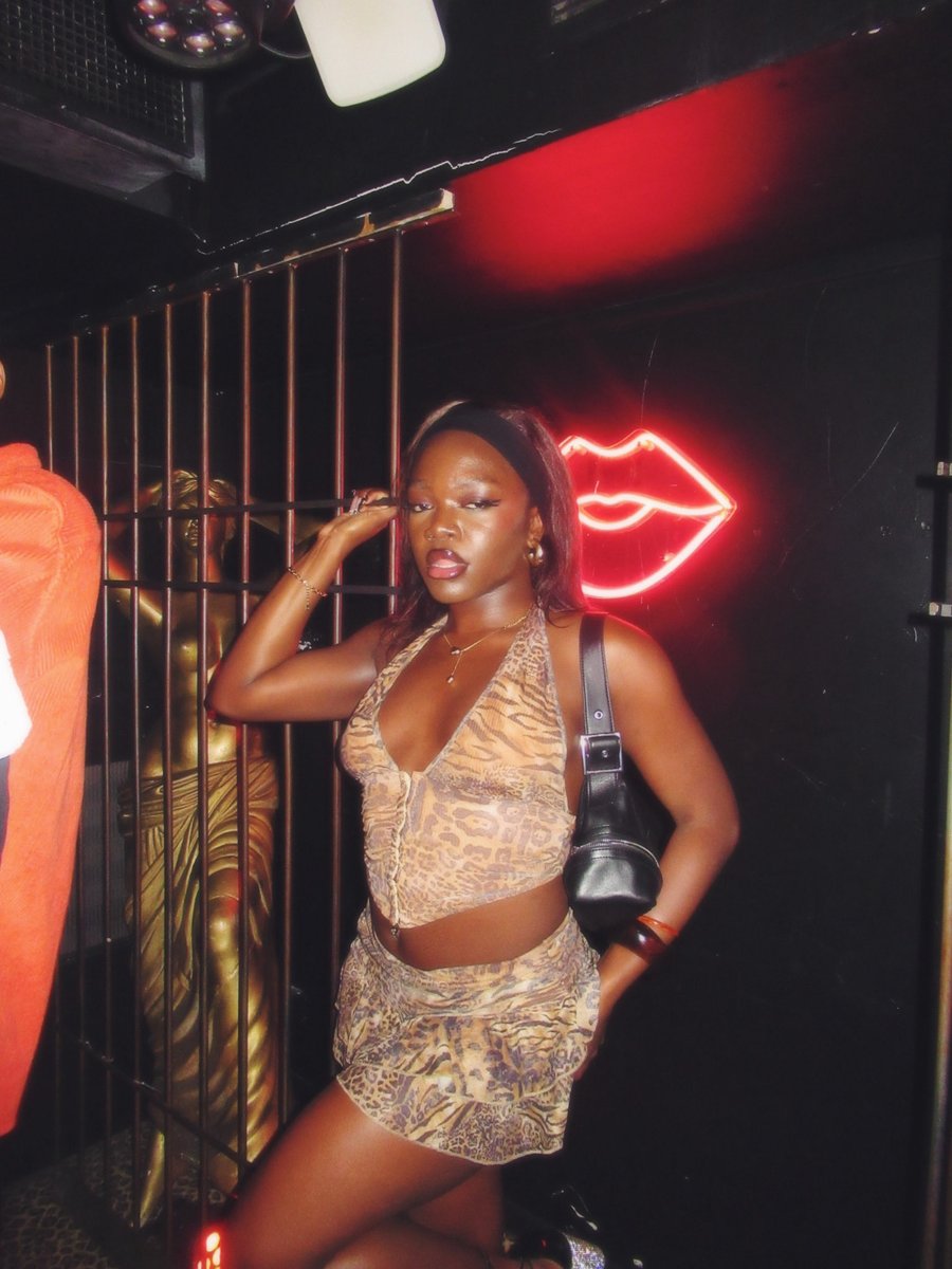 fakeablee's tweet image. 💋