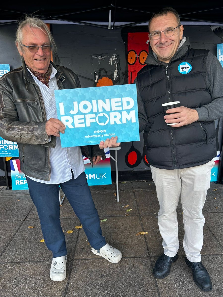 Our 65th new member today alone in Portsmouth! Welcome to <a href="/reformparty_uk/">Reform UK</a> sir!

#ReformActionDay