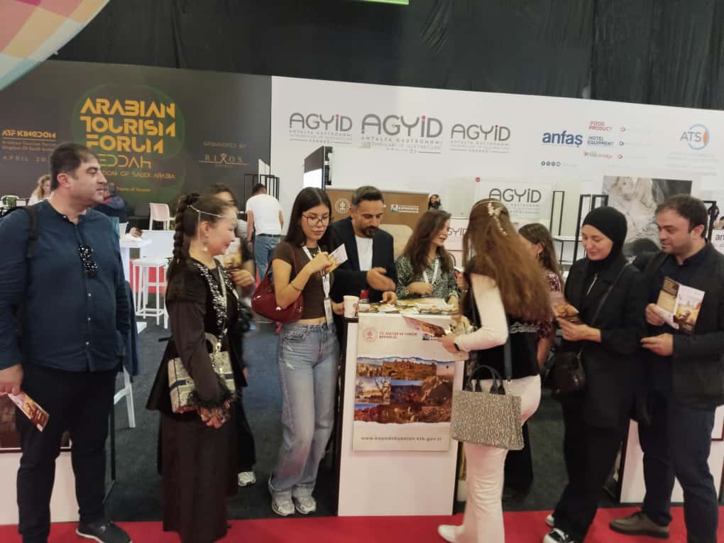 Dünyanın farklı destinasyonlarını ve turizm profesyonellerini bir araya getiren sektörün önemli buluşma noktalarından Antalya Turizm Fuarında yer alan Kapadokya Alan Başkanlığı standımız yoğun ilgi gördü. Fuar boyunca Alan Başkanlığımız, bölgenin kültürel mirasını, doğal