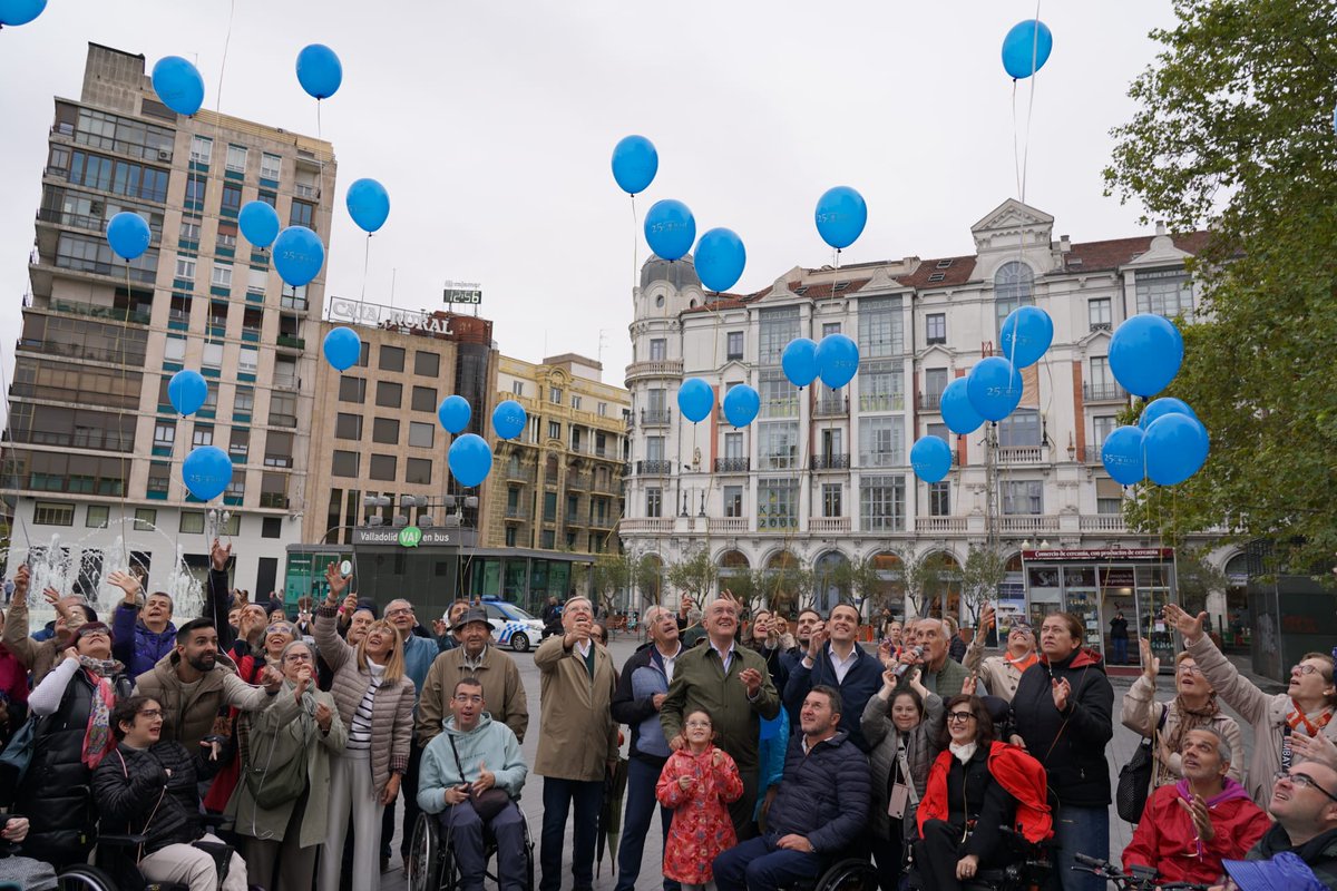 🎈Con la suelta de globos, la degustación de <a href="/alimentosVALL/">Alimentos de Valladolid</a> y la música de <a href="/nelsondazaDJ/">Nelson Daza Dj</a> terminamos esta celebración por la igualdad y la convivencia de las personas con discapacidad. Gracias a las 600 personas que se han acercado a celebrar con nosotros #25añosCermiCyL