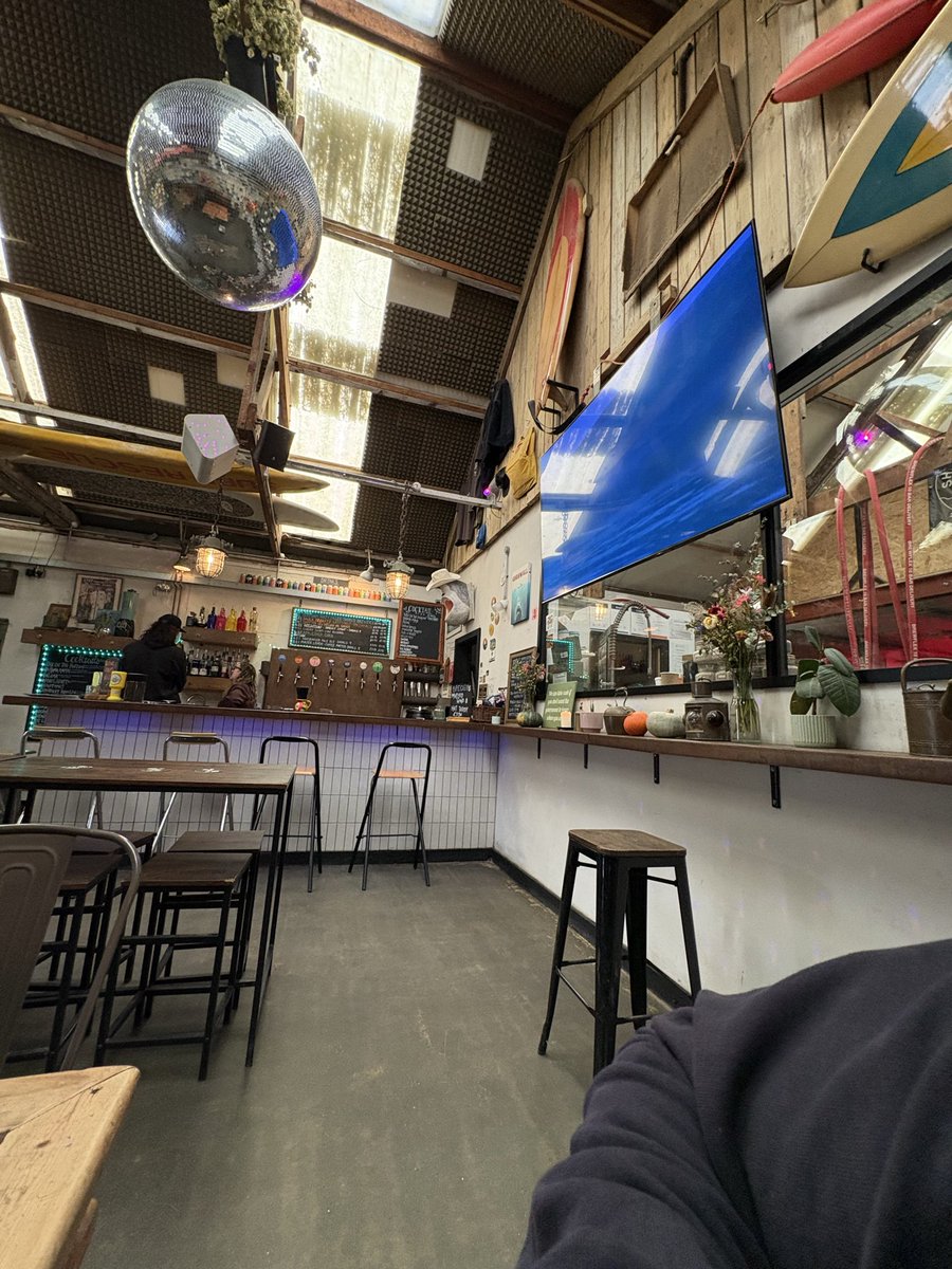 MrGrumpySam's tweet image. Pre match pasty and pint #QPR