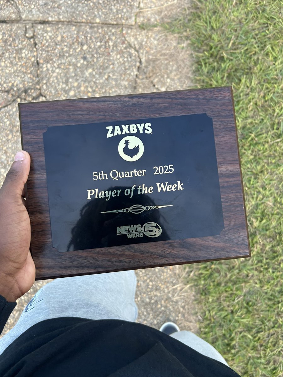 khatori_marion5's tweet image. AGTG 🙏🏾
Bless to be player of the week. #keepsleeping
@BakerHSFootball @edsco40 @koachjj @COACHASB @realcoachvic11 @CoachMikeLo5