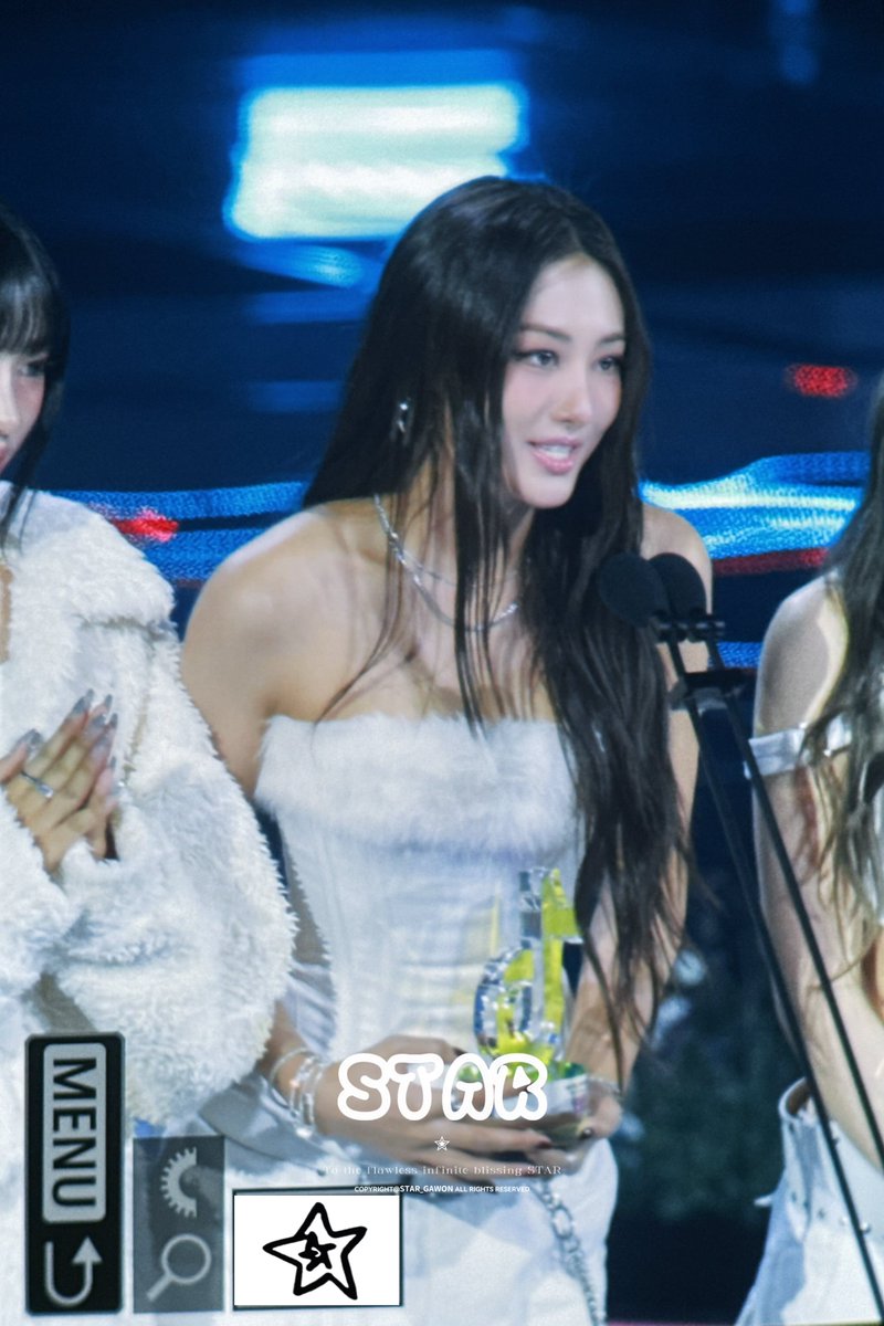 𝕊𝕋𝔸ℝ tweet media