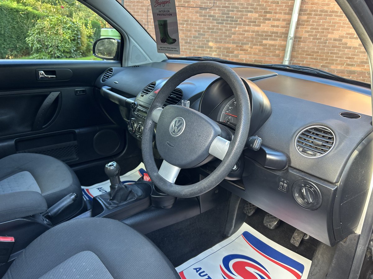 GREAT VALUE VW BEETLE !!
VW BEETLE 1.6 LUNA MANUAL 3DR.
2010/60 PLATE - ONLY COVERED 81K FROM NEW !
FULL SERVICE HISTORY PLUS ONLY ONE PREVIOUS KEEPER.
FRESH SERVICE PLUS NEW MOT PLUS RAC WARRANTY.
SUPERB CONDITION INSIDE AND OUT.
SMOOTH DRIVE.
OUR PRICE ONLY £2995