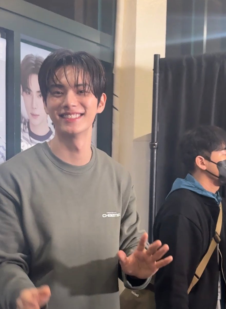 야채만먹자 tweet media