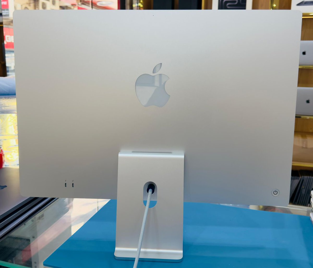 🖥️ TechWinga iMac 27-inch 2017 Models

1.iMac 27-inch (G0VTK)
•Specs: 3.7 GHz 6-Core, 32GB RAM, 2TB SSD
•Final Price: 3,890,000 TZS

Delivery siku 2 From Dubai

💬 DM WhatsApp: shorturl.at/ml2qS
👉 Chap chap tumalize biashara!