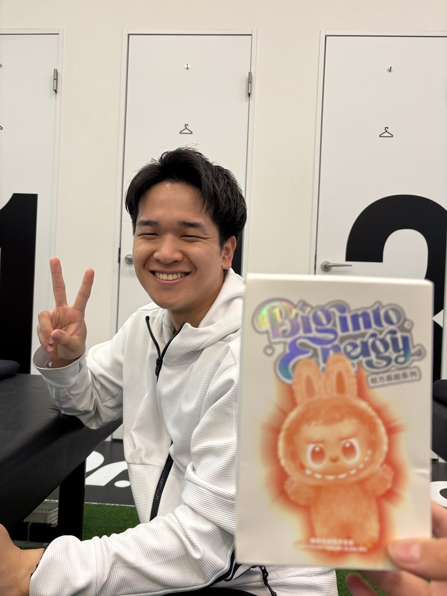 t_saryyyyyyy's tweet photo. 店長タイから無事帰国🇯🇵
#念願ラブブくれました
#一生ついていきます！ https://t.co/iGURy7LaoR