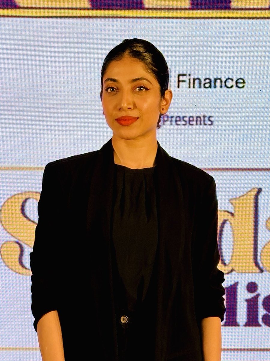 madihahasankhan's tweet image. Our greatest weapon is our mind. Train it to see opportunities not obstacles. 

I love quotes and I put them up everywhere not to preach but to practice more. 

In pictures hosting the very cool “Sunday Checklist” - an IP by @1FinanceHQ 

#sundaychecklist #events #thane #emcee