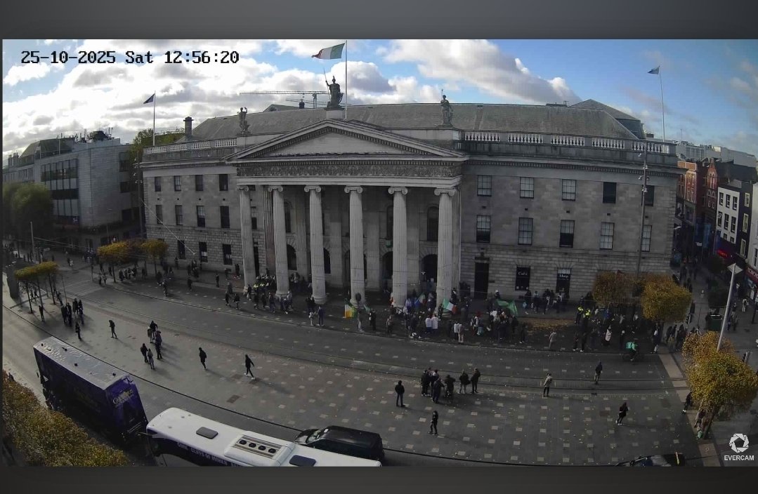 Charlotte O'Sullivan (@irishrebel1965) on Twitter photo Must be thousands there, mostly invisible ofcourse ๐ ๐
Dear oh dear,  yet another complete flop for the fascists ๐๐ Must be thousands there, mostly invisible ofcourse ๐ ๐
Dear oh dear,  yet another complete flop for the fascists ๐๐