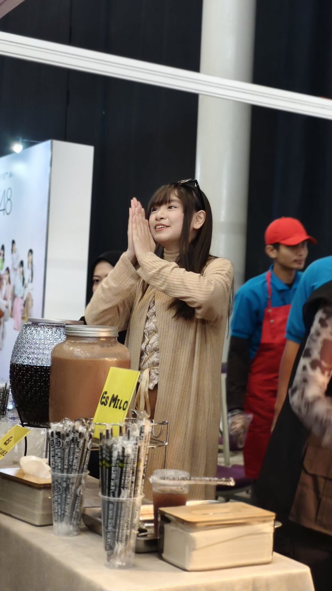 RFathir_only's tweet photo. @Lily_JKT48 Buka cabang ya li https://t.co/7RImRR98Zn