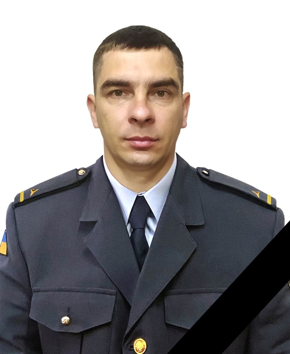 This is Oleksandr — a rescuer who ran to save lives in Pavlohrad tonight.
russians launched a double strike — killing him and another civilian woman.
They don’t fight soldiers. They hunt those who save.

And the world still tolerates these daily russian war crimes. Why?