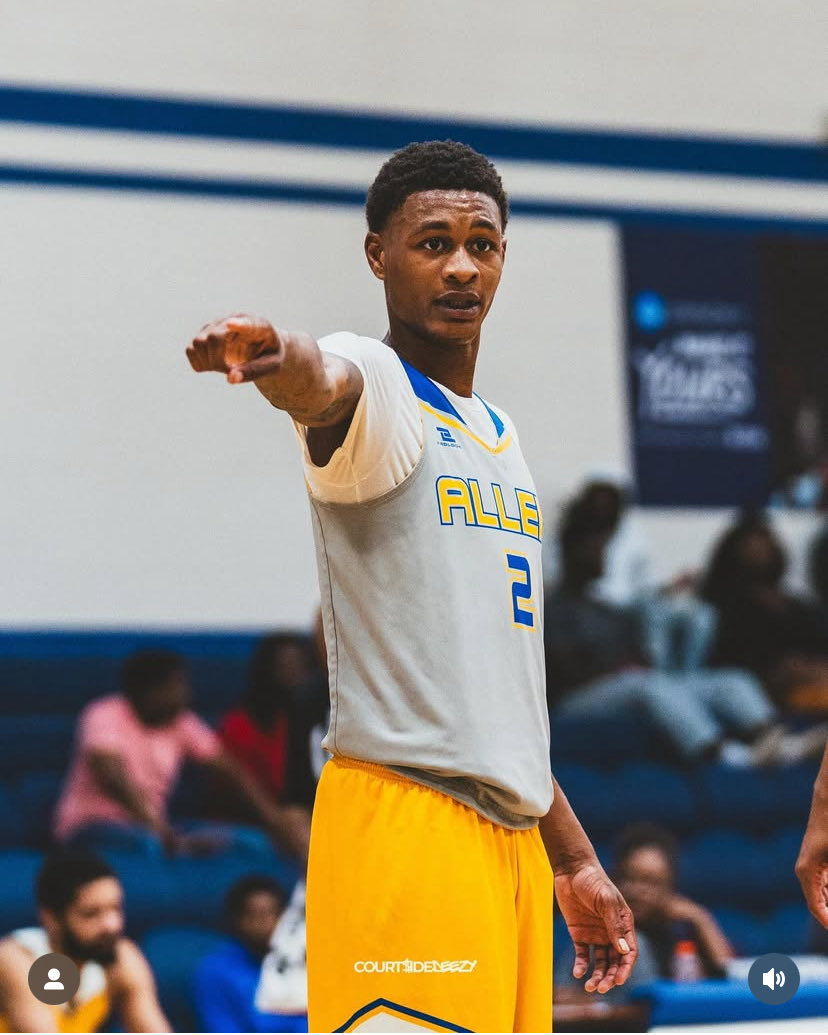 AllenUMBB's tweet image. 🏀🏀🏀🏀