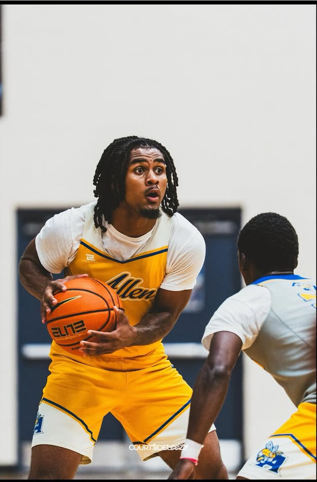 AllenUMBB's tweet image. 🏀🏀🏀🏀