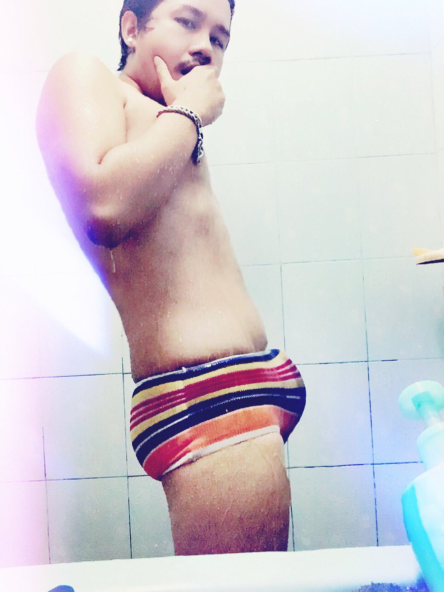 vandaag111's tweet photo. #rainbowbriefs https://t.co/UO7UHm9Szu