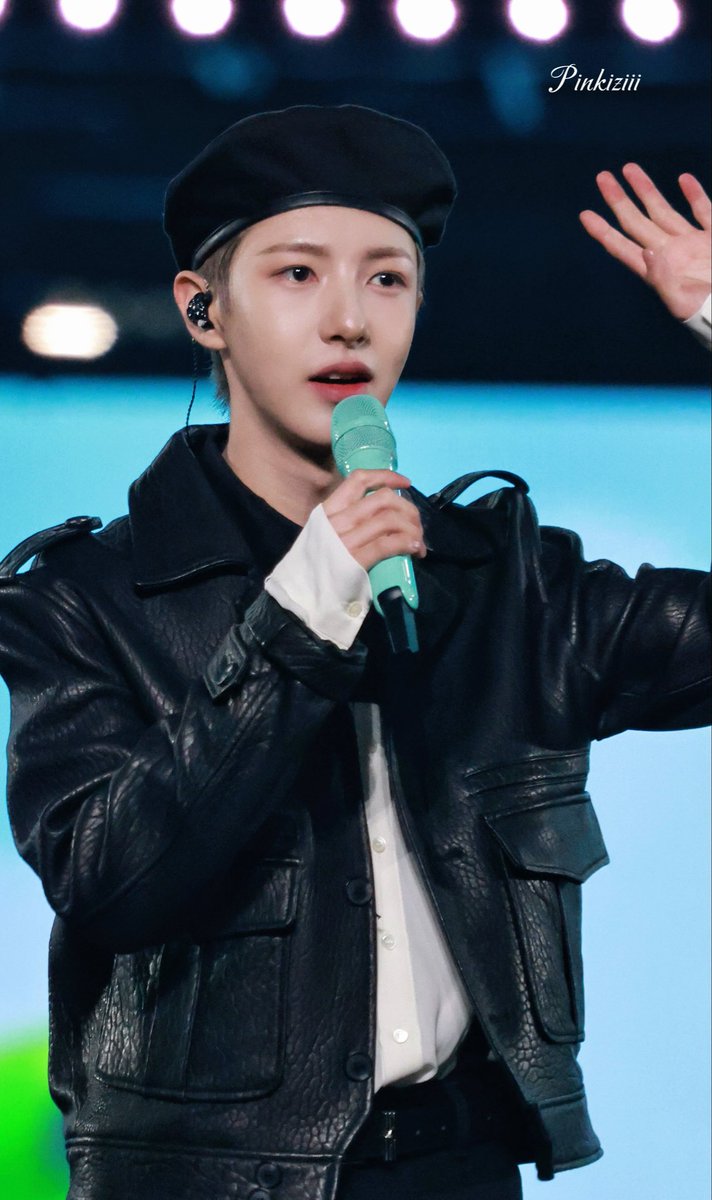 Pinkiziii tweet media