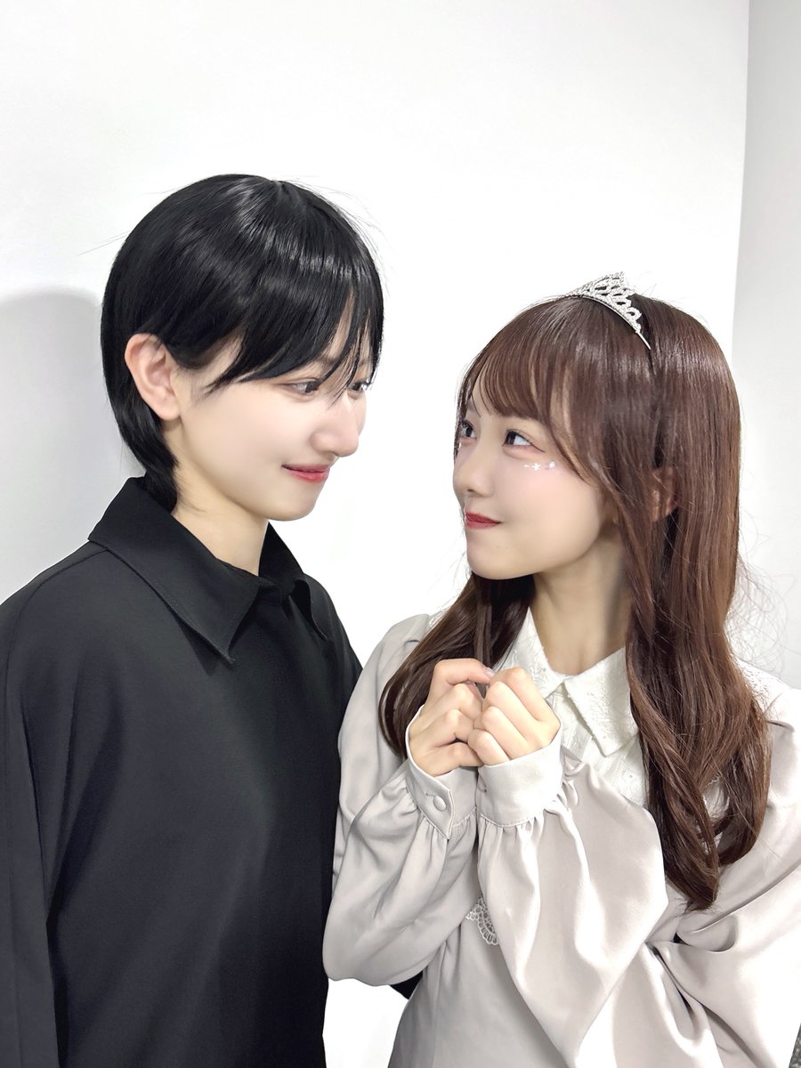もえちゃんお誕生日おめでとう〜〜!!🎂

今年はその瞬間をメンバーみんなで
お祝いすることができて
もえちゃんの笑顔を沢山見れて
私も幸せな気持ちでいっぱいだった(；；)
いつも優しさとｷｭｷｭﾝをありがとう...♡

秘めていた画像を載せます🙊!
#蟹沢萌子生誕祭2025
