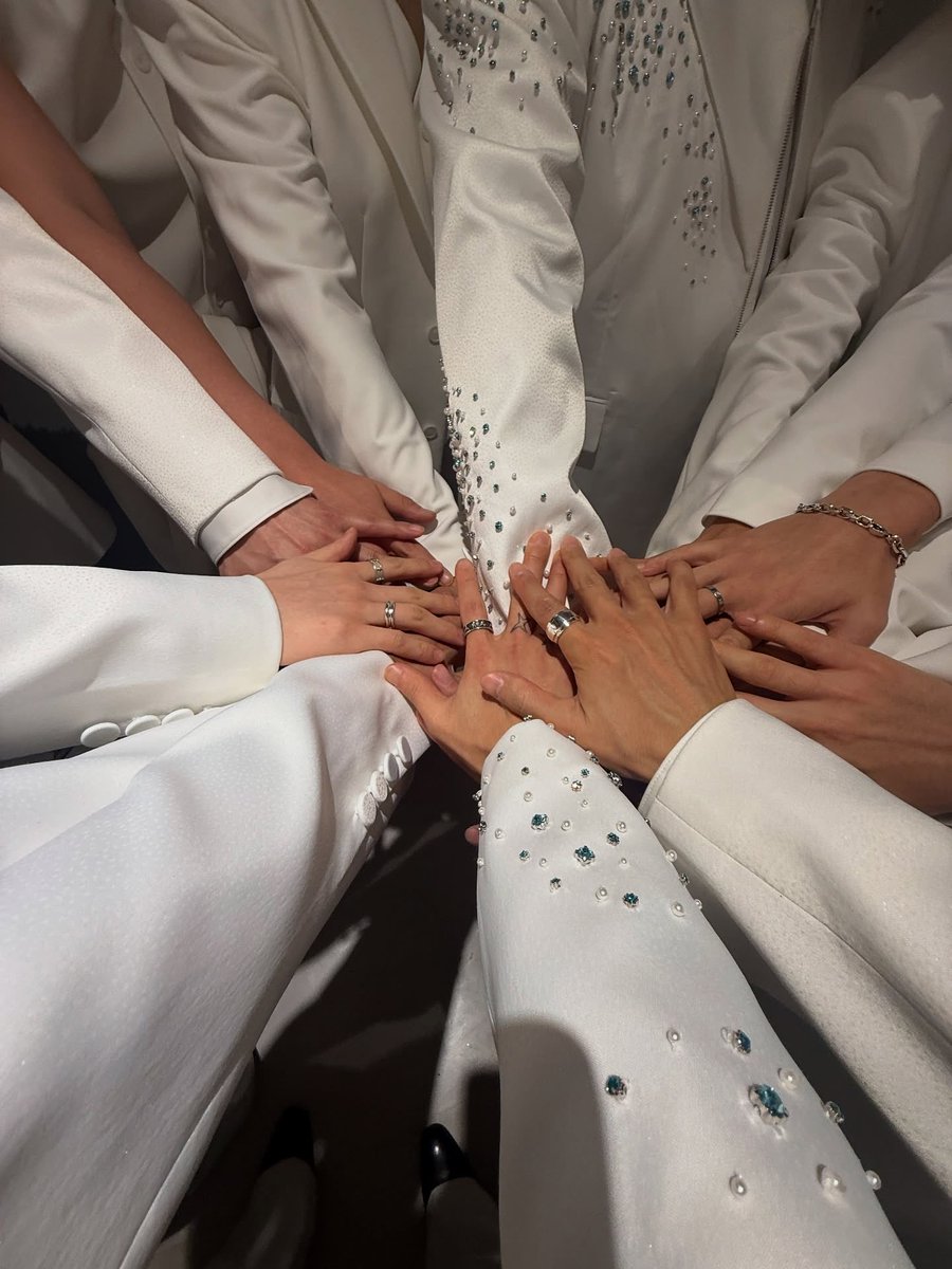 I vote for #SUPERJUNIOR on #2025MAMAVOTE 💃🕺💃🕺